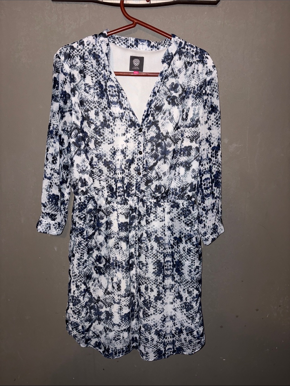 Vince Camuto White and Navy Printed dress nwt